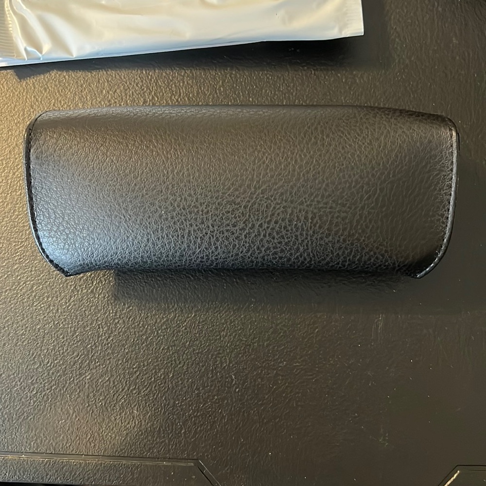 RayBan Glass Case - Picture 2 of 3
